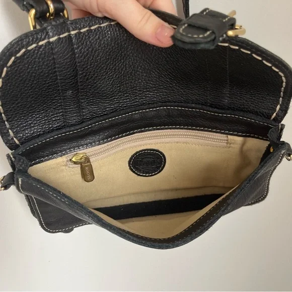 Roots Black Leather Shoulder Bag - Picture 2 of 13